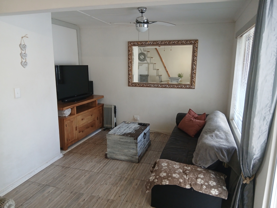 2 Bedroom Property for Sale in Paradise Beach Eastern Cape